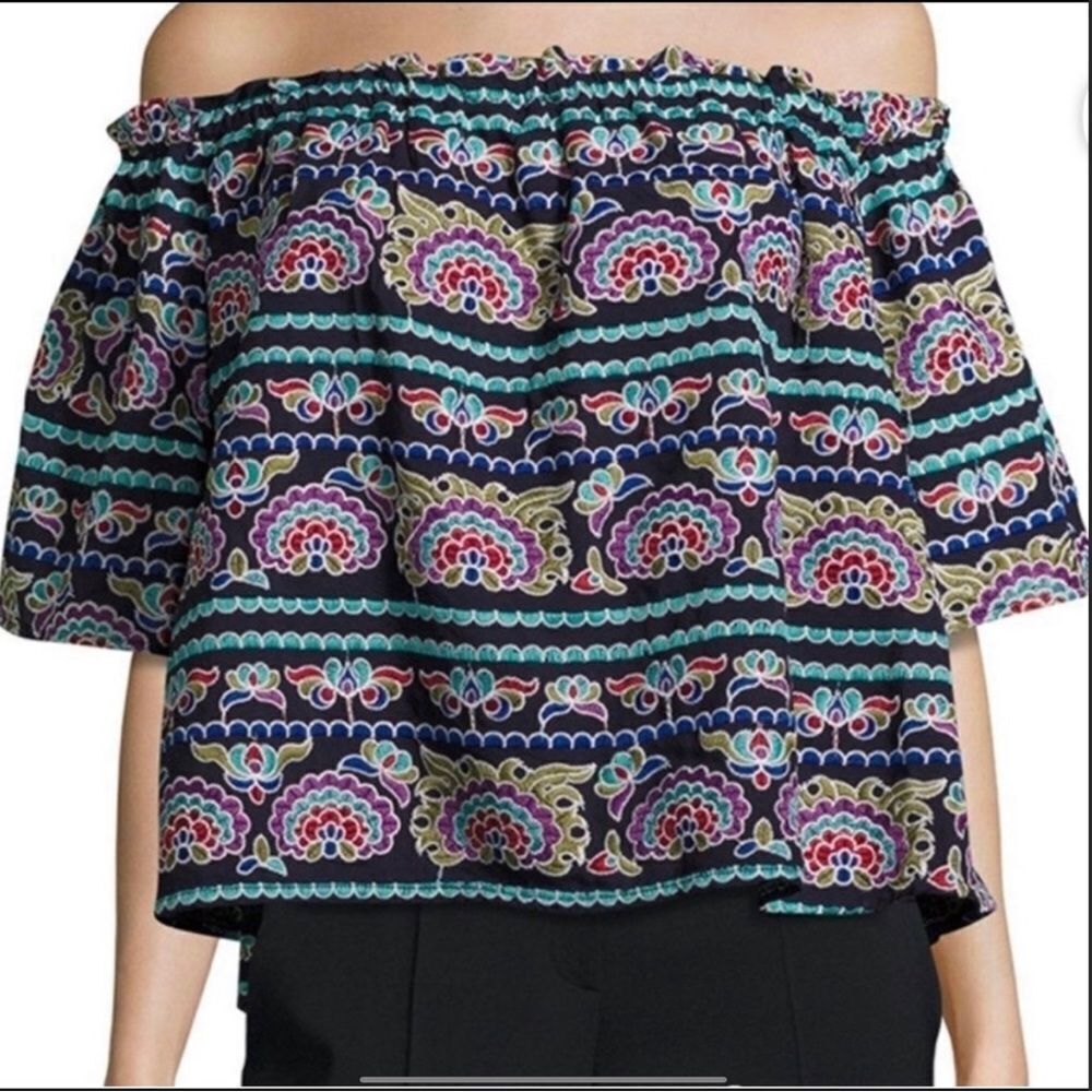 Romeo & Juliet Couture Off Shoulder Embroidered Top Size Small